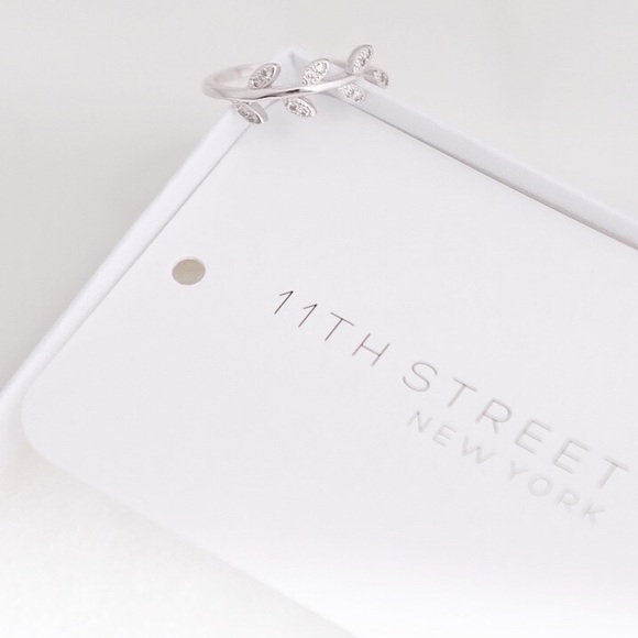 SoldOut11thStreet - Picture 2 of 5